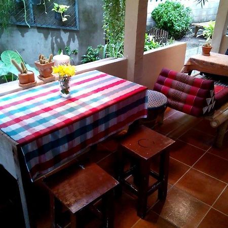 Twin House @ Tapae Hostel Chiang Mai Luaran gambar