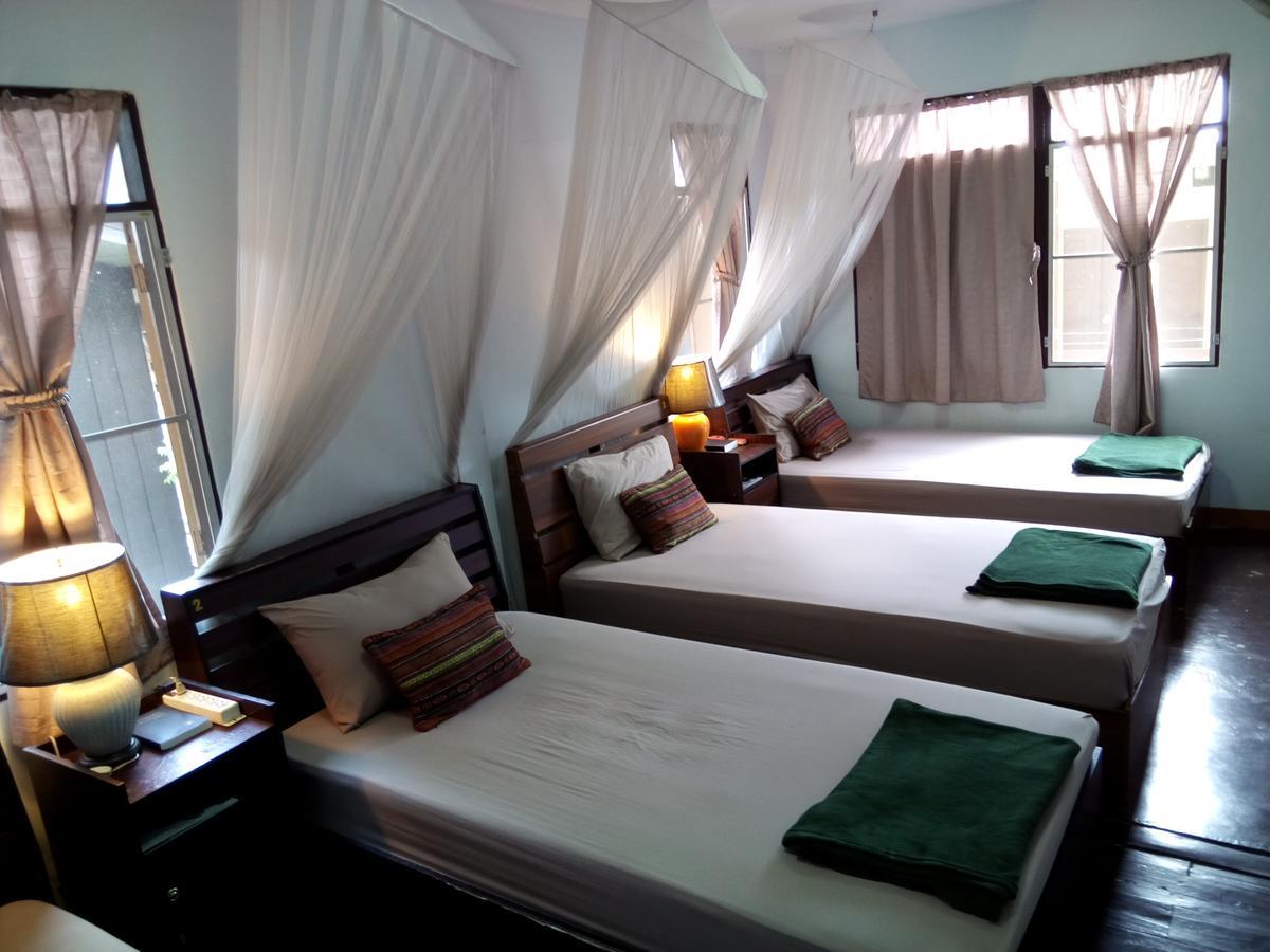 Twin House @ Tapae Hostel Chiang Mai Luaran gambar