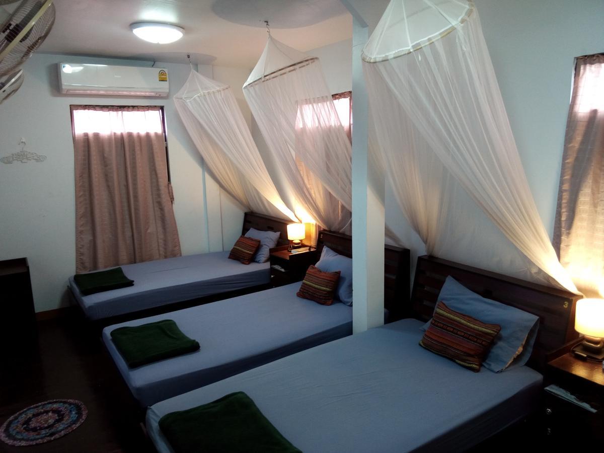 Twin House @ Tapae Hostel Chiang Mai Luaran gambar