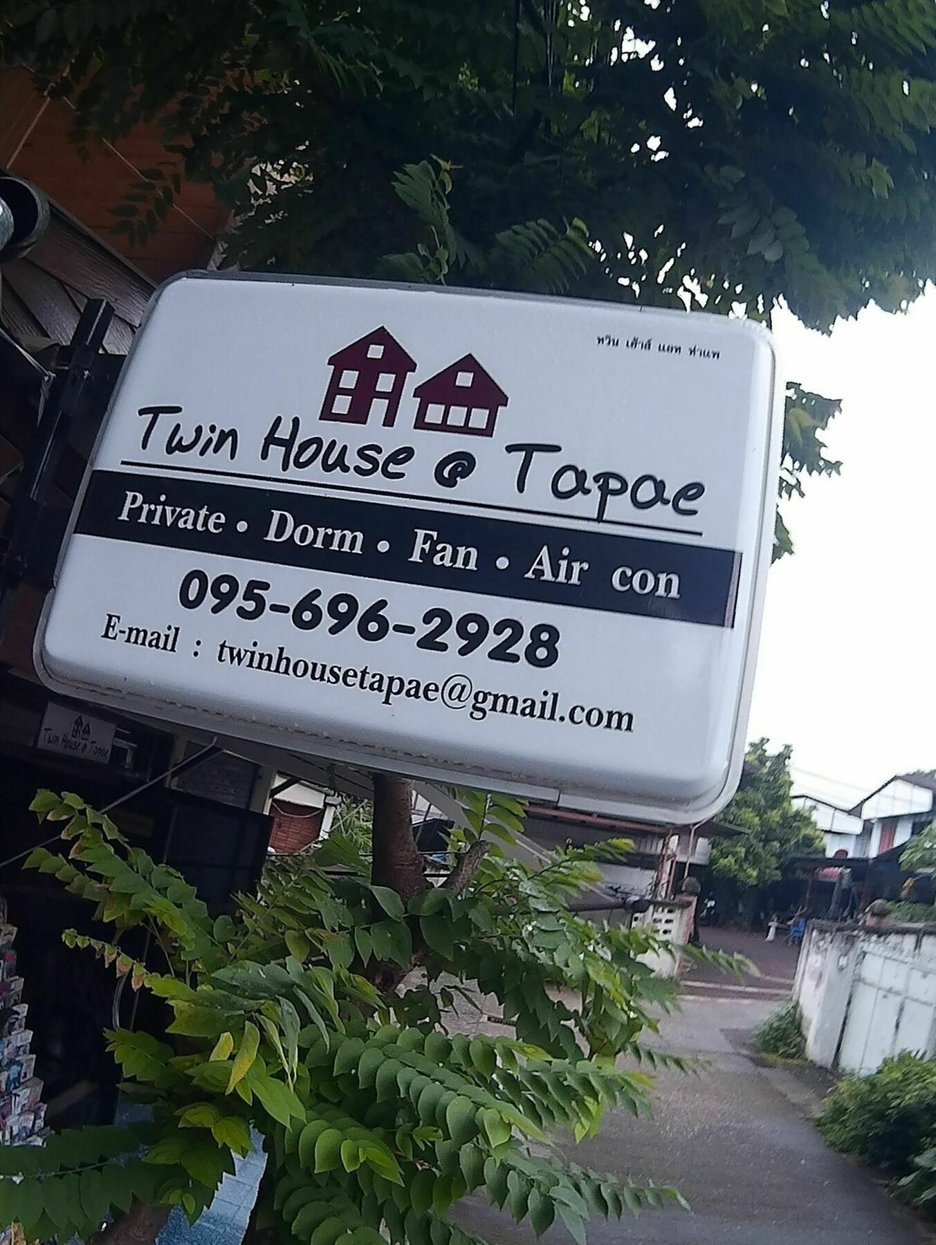 Twin House @ Tapae Hostel Chiang Mai Luaran gambar